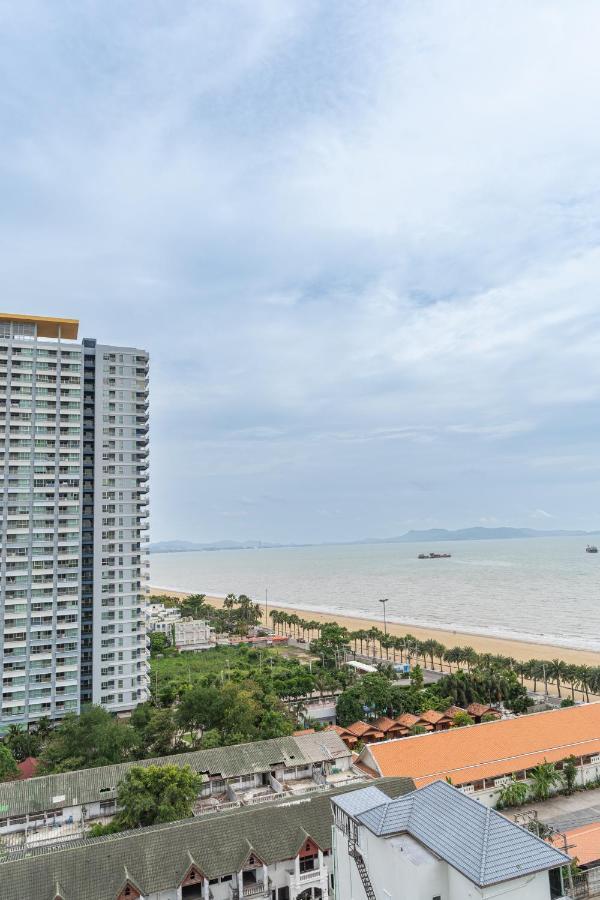 Aeras Beachfront Condominium Jomtien Beach Exterior foto